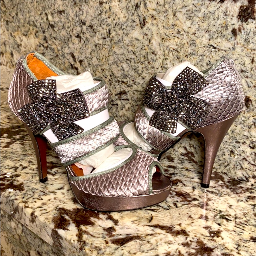 New Poetic Licence Size 7 Crystal Bow Heel Zinc